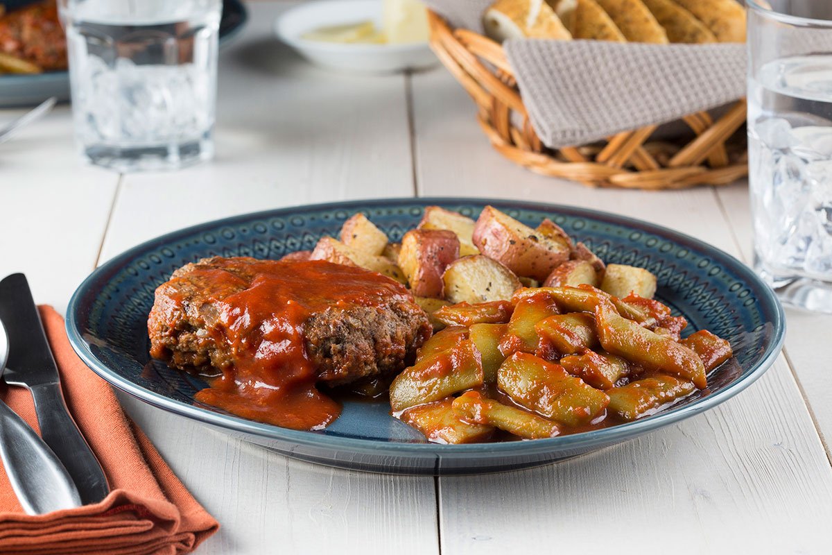 Skillet Meatloaves & Green Beans in Tomato Gravy